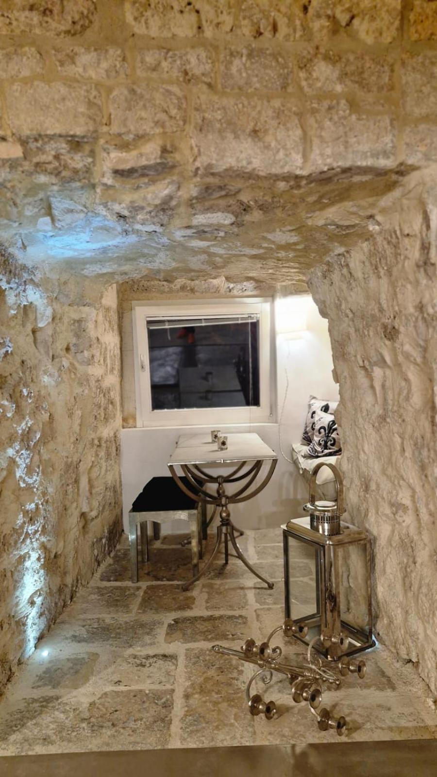 La Grotta *